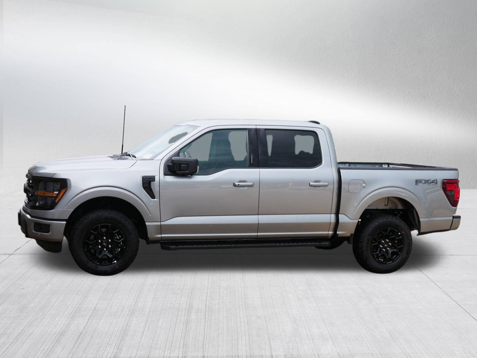 2024 Ford F-150 XLT photo 3