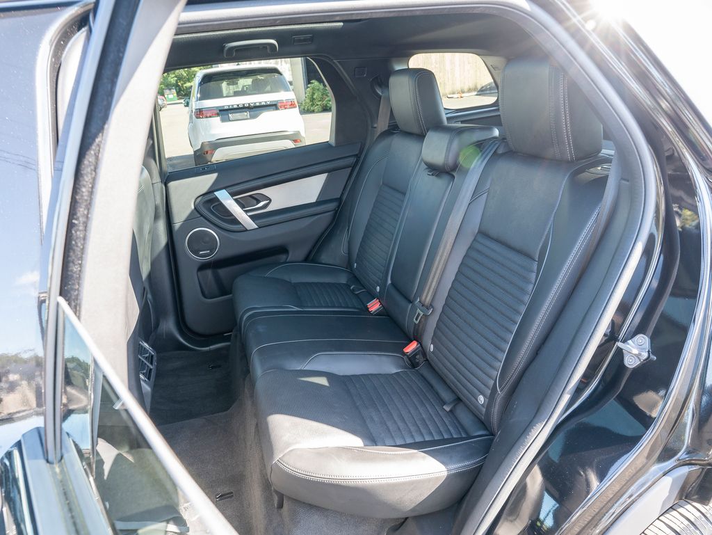 2025 Land Rover Discovery Sport SE photo 27
