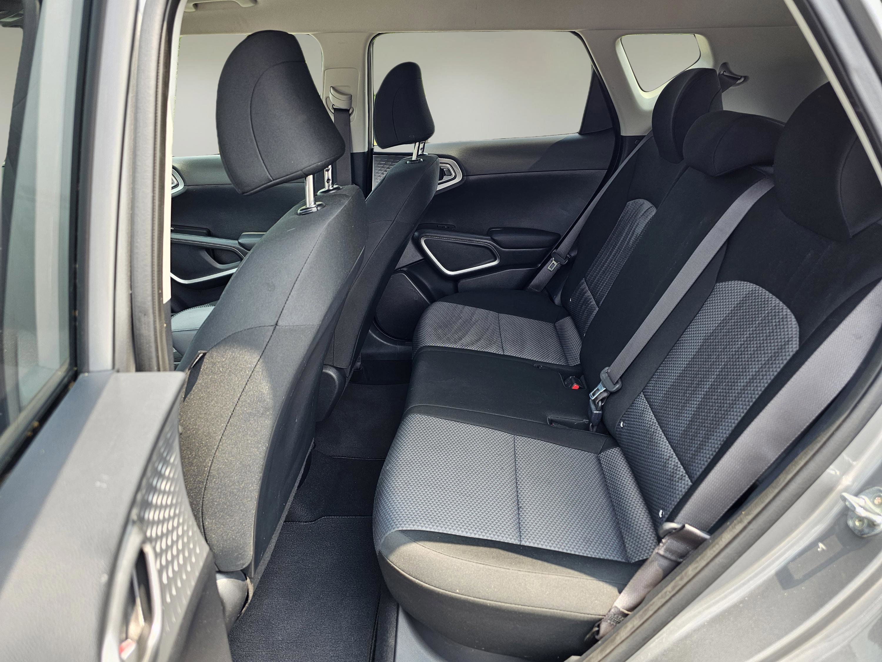 2023 Kia Soul LX photo 24