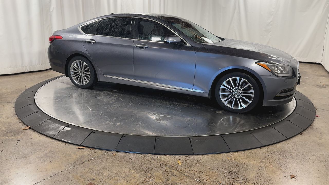 2015 Hyundai Genesis 3.8 AWD photo 2