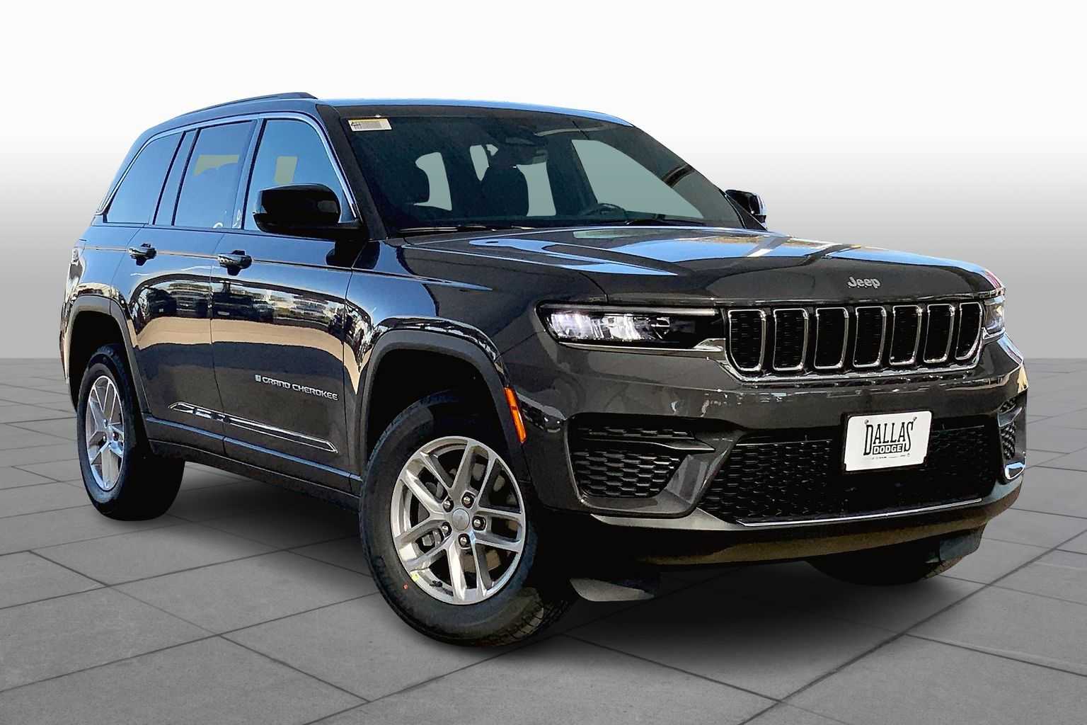 2025 Jeep Grand Cherokee Laredo X photo 2