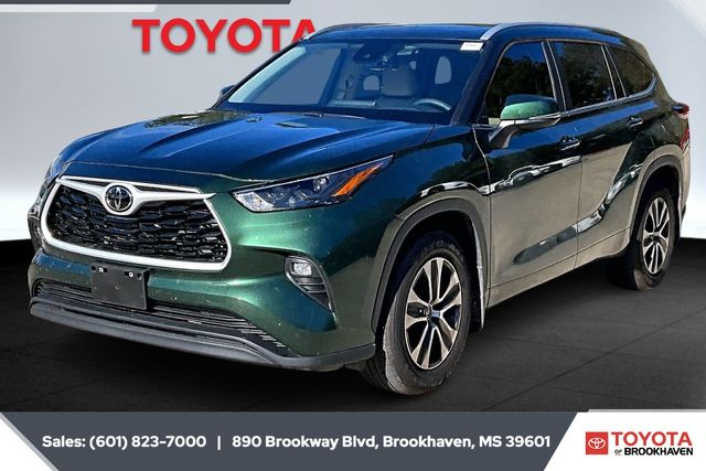 2024 Toyota Highlander XLE's photo