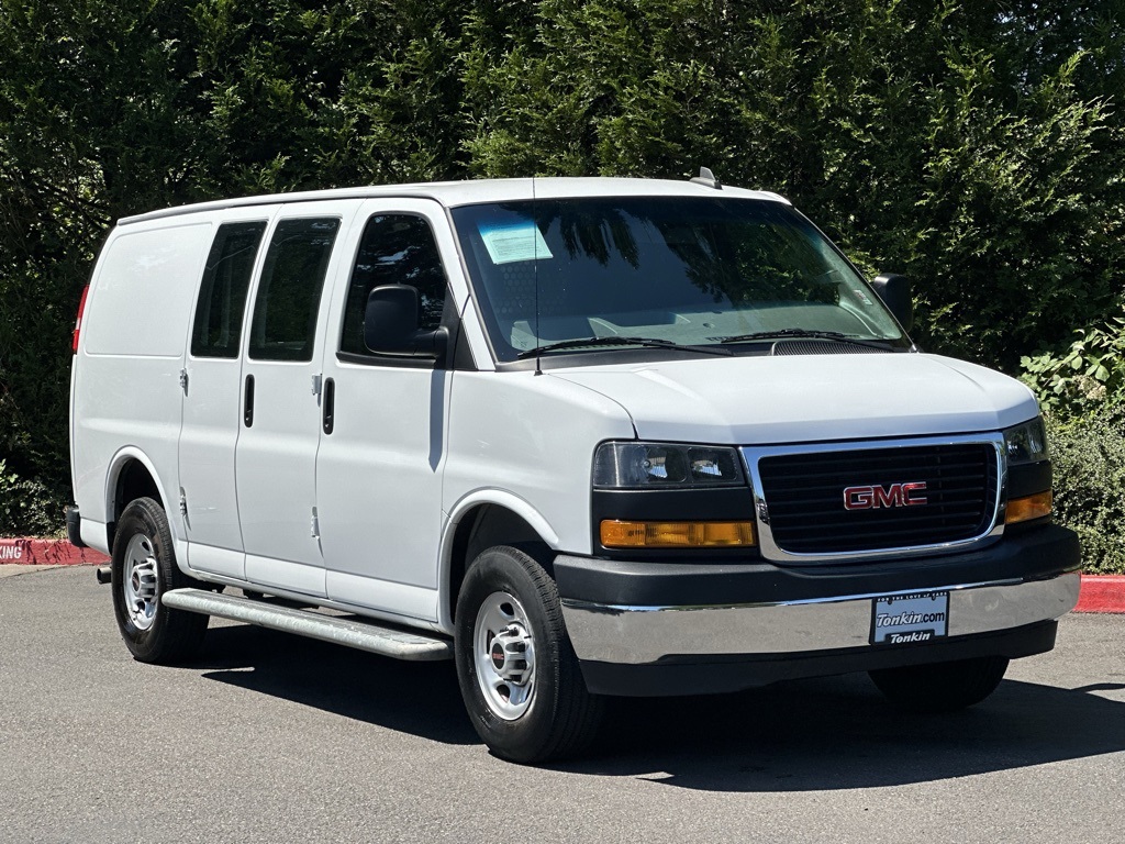 2022 Gmc Savana 2500 photo 2