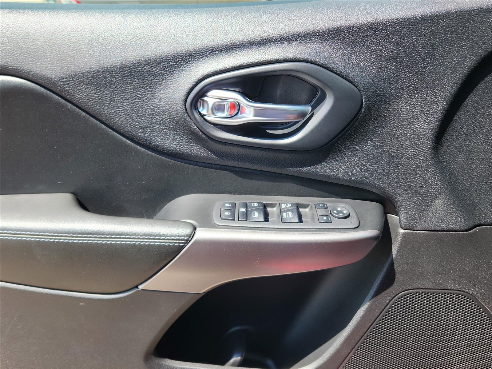 2019 Jeep Cherokee Latitude photo 6