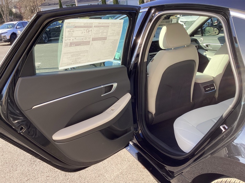 2025 Hyundai Sonata Hybrid SEL photo 20