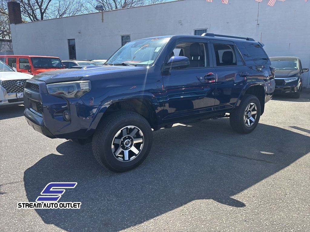 2022 Toyota 4Runner TRD Off-Road Premium photo 3