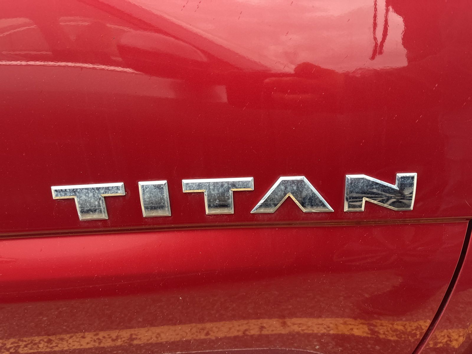 2017 Nissan Titan SL photo 4