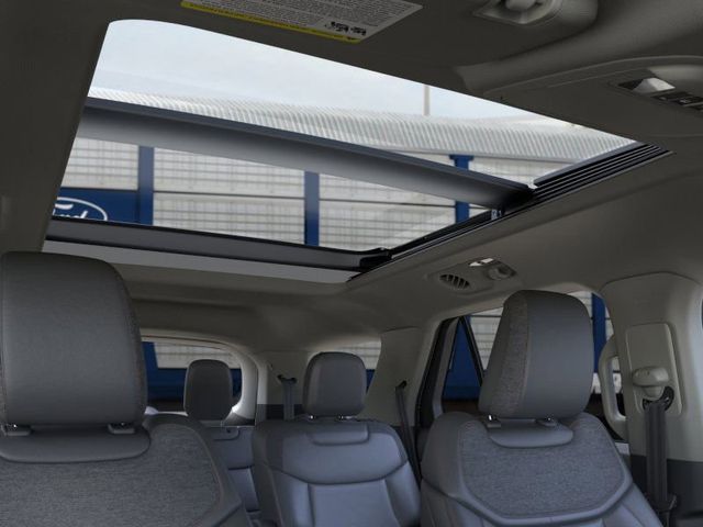 2025 Ford Explorer photo 20