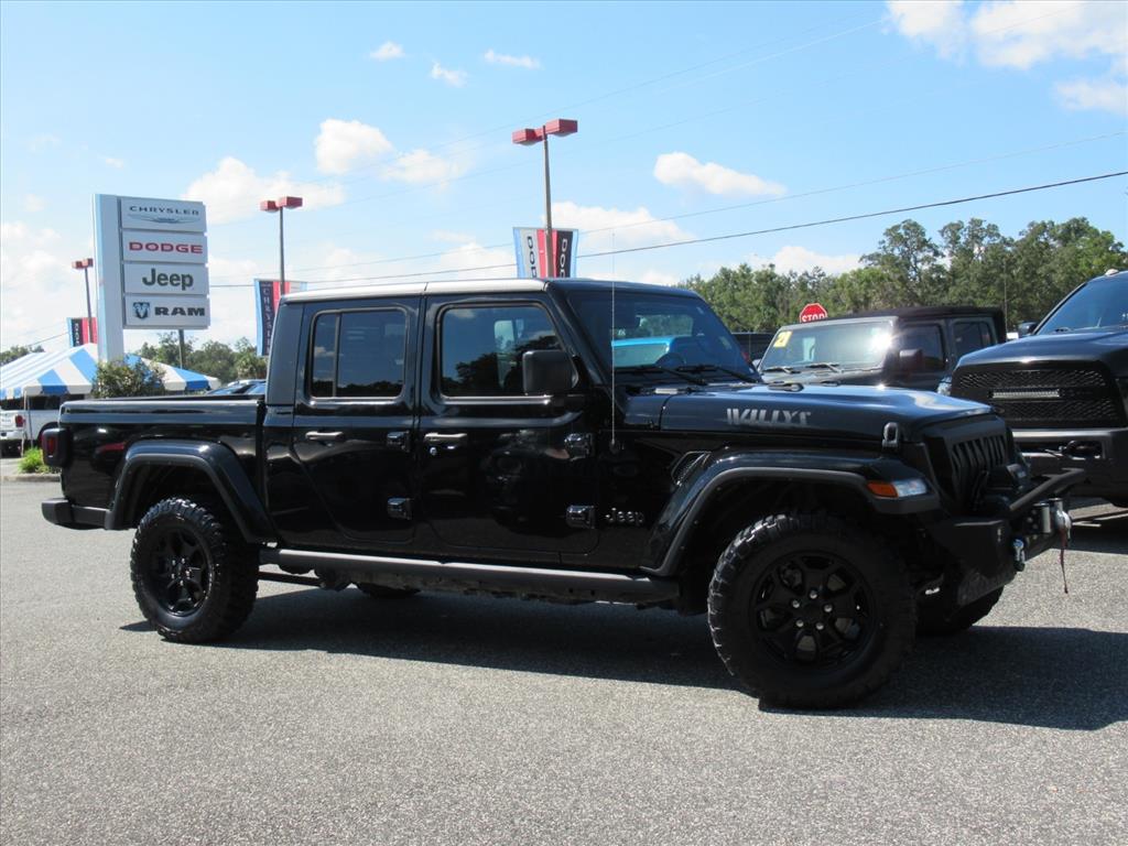 2023 Jeep Gladiator Willys photo 2