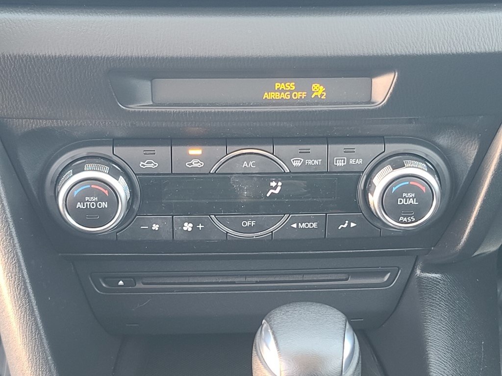 2015 Mazda Mazda3 Touring photo 8