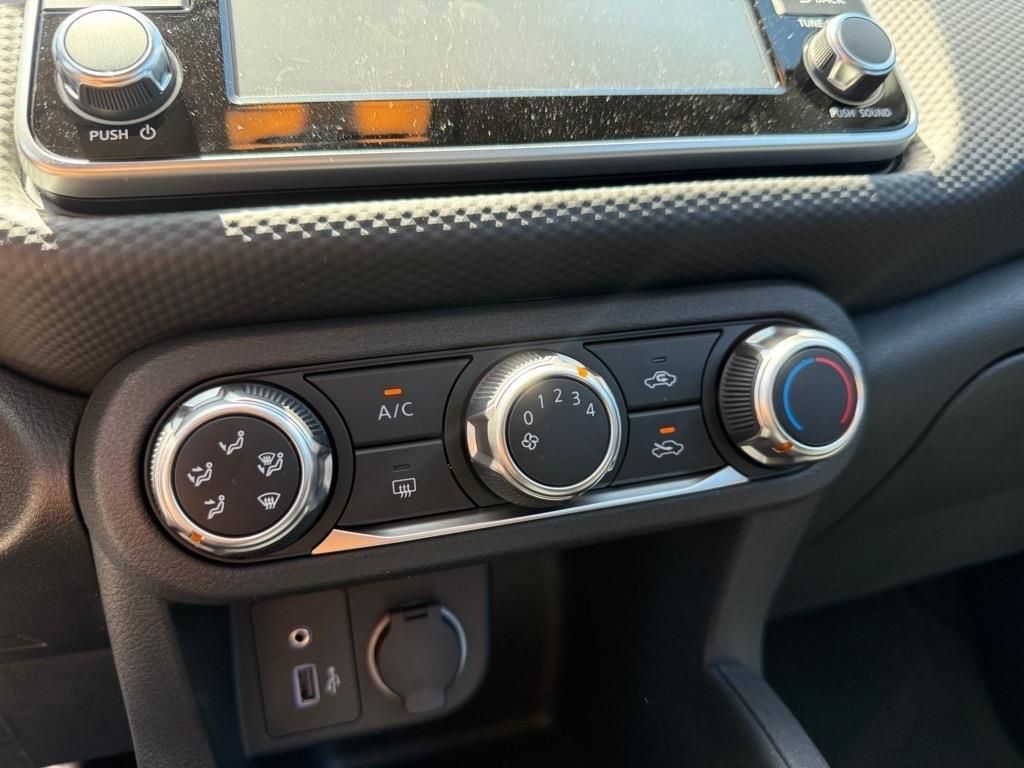 2025 Nissan Kicks Play S photo 7
