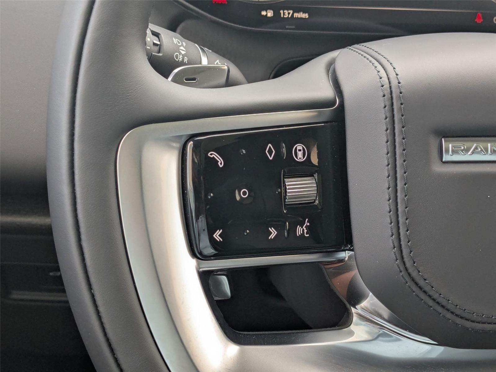 2025 Land Rover Range Rover SE photo 15
