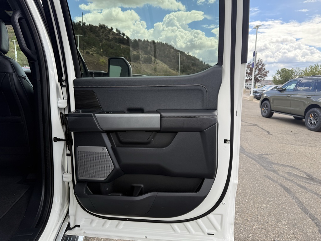 2025 Ford F-150 Lariat photo 26