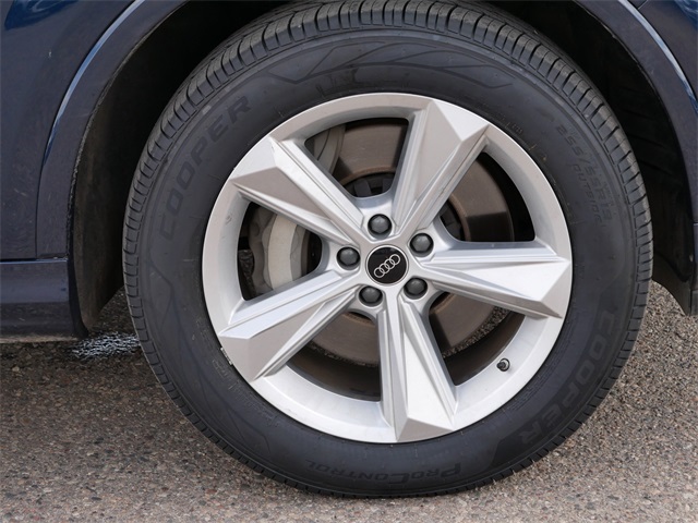 2024 Audi Q7 45 Premium Plus photo 7