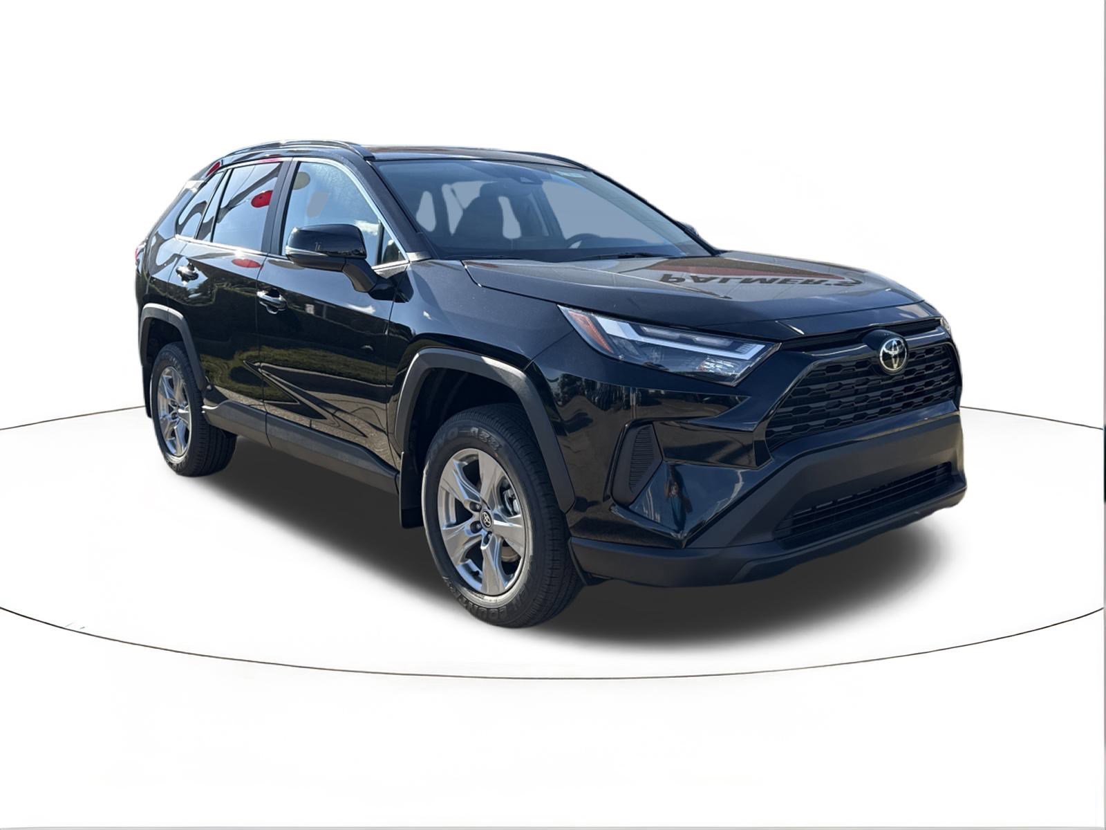 2025 Toyota RAV4 XLE's photo