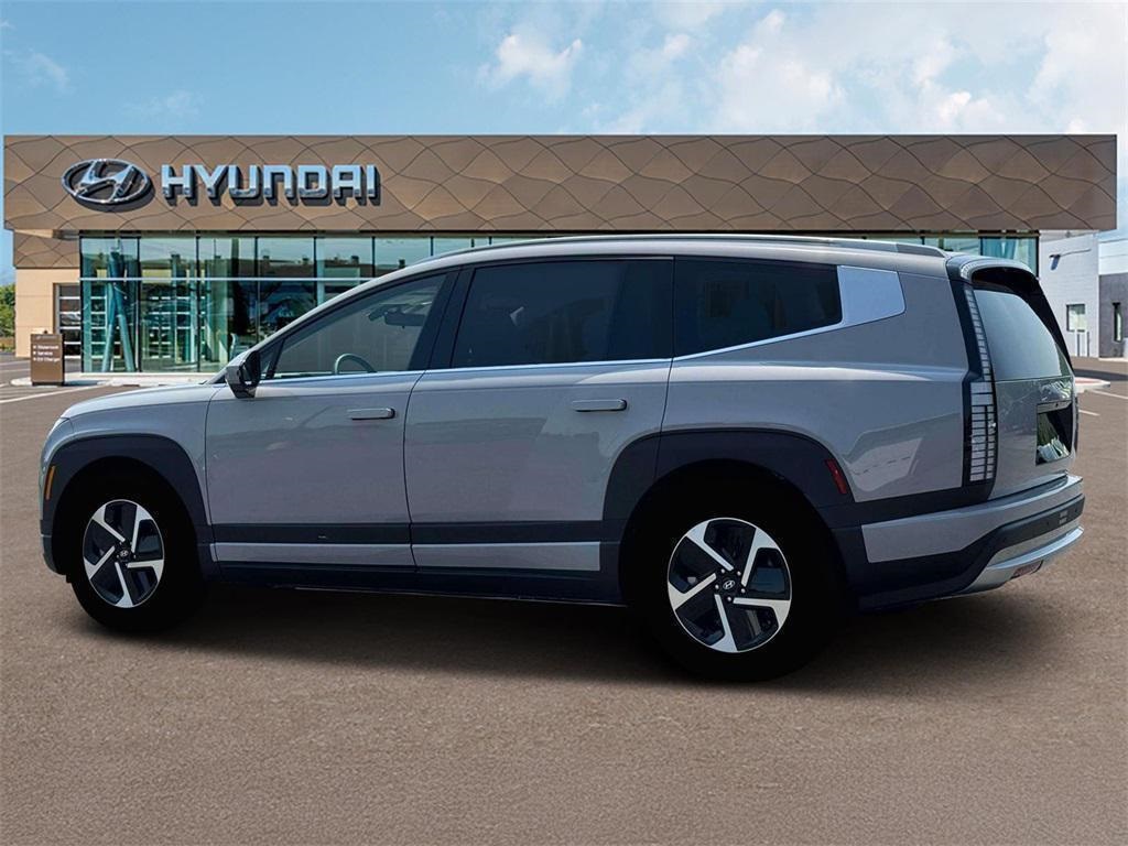 2026 Hyundai Ioniq SE photo 4