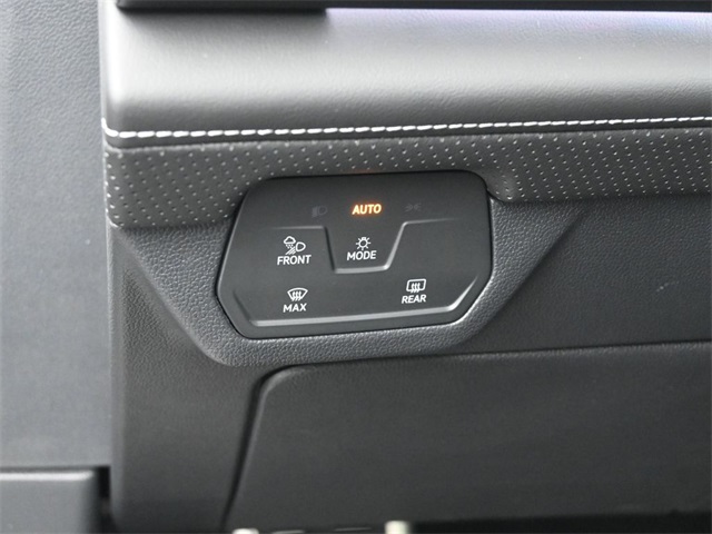2025 Volkswagen Atlas Cross Sport SEL Premium R-Line photo 19