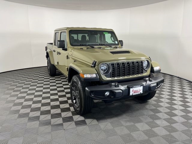 2025 Jeep Gladiator Sport S photo 3
