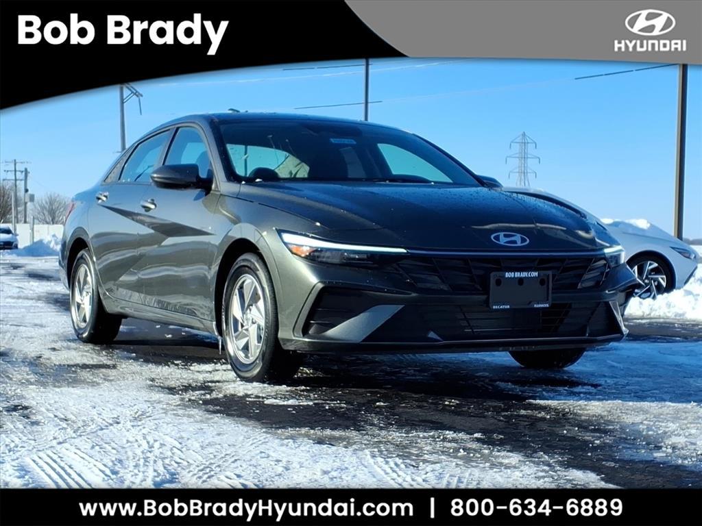 2026 Hyundai Elantra SE's photo