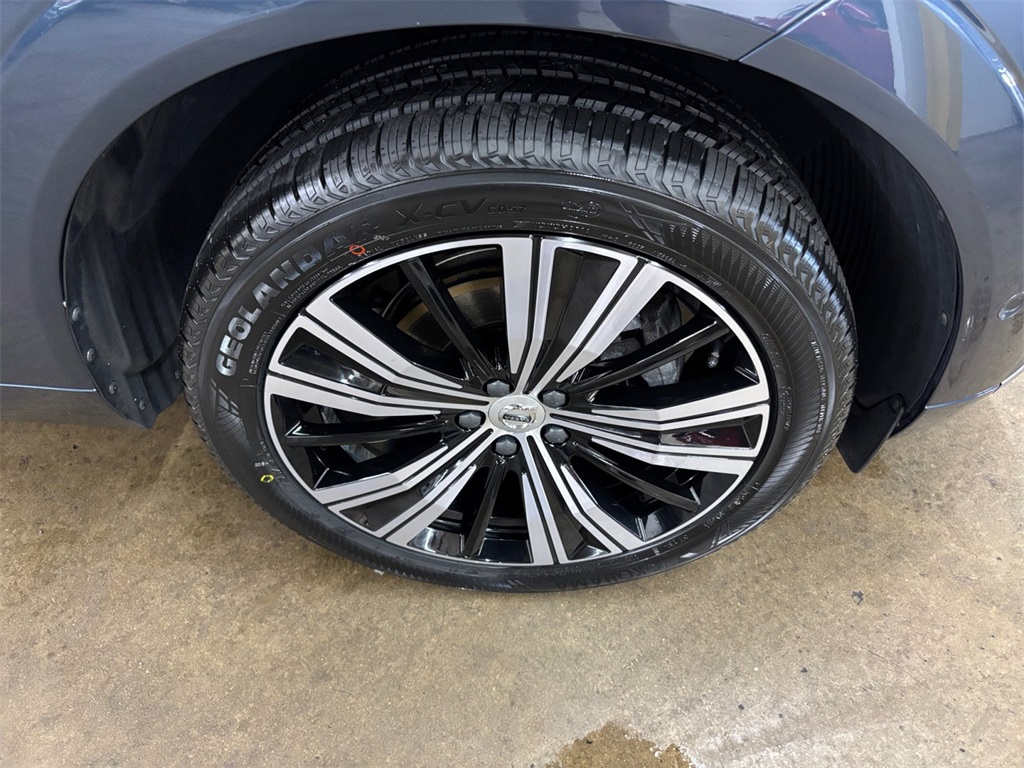 2023 Volvo XC60 B5 Plus photo 34