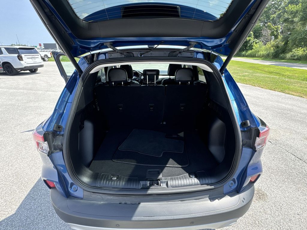 2022 Ford Escape SEL photo 18