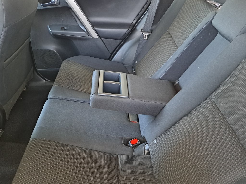 2016 Toyota RAV4 XLE photo 27