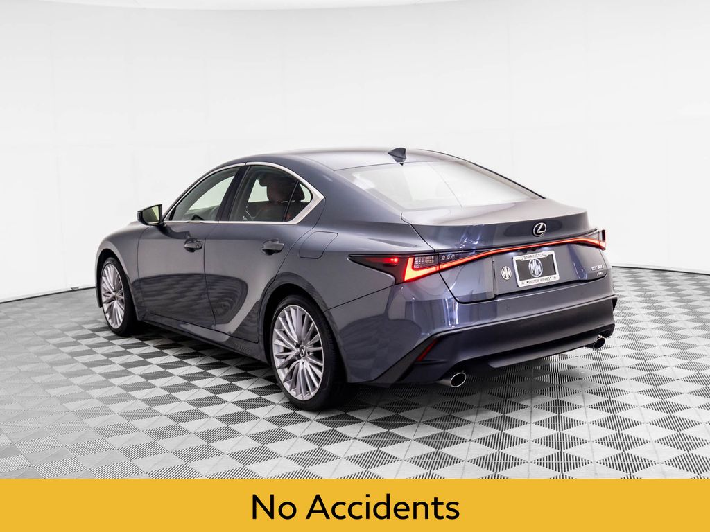 2022 Lexus IS 300 AWD photo 3