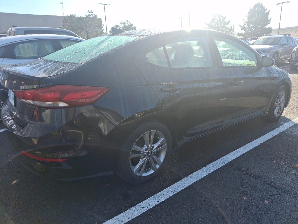 2017 Hyundai Elantra Value Edition photo 3