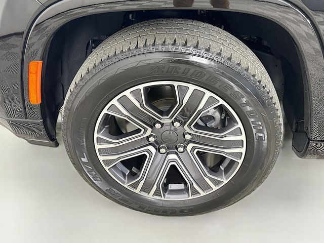 2024 Jeep Wagoneer Base photo 32