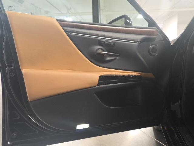 2022 Lexus ES 350 photo 8