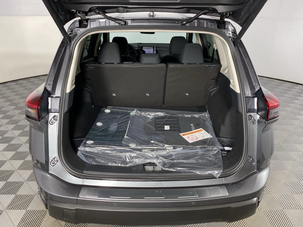2026 Nissan Rogue SV photo 14