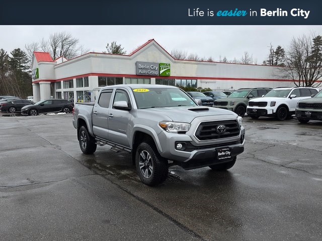 2021 Toyota Tacoma SR's photo