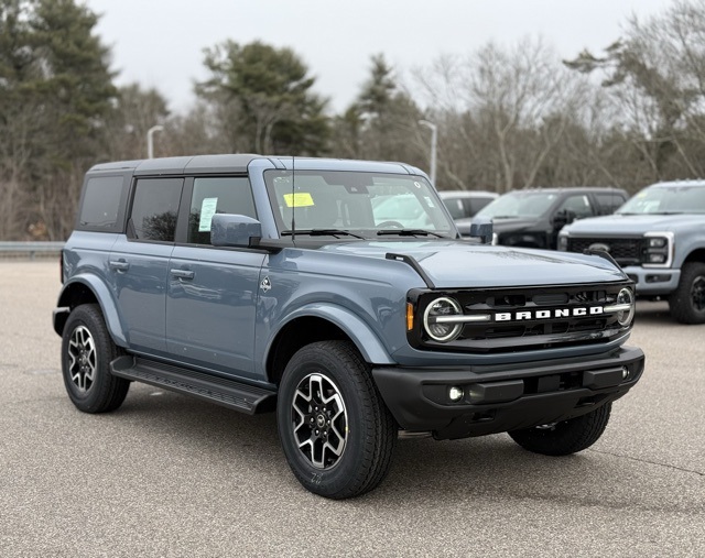 2025 Ford Bronco Outer Banks's photo