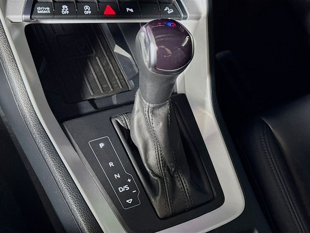 2024 Audi Q3 S line Premium photo 16