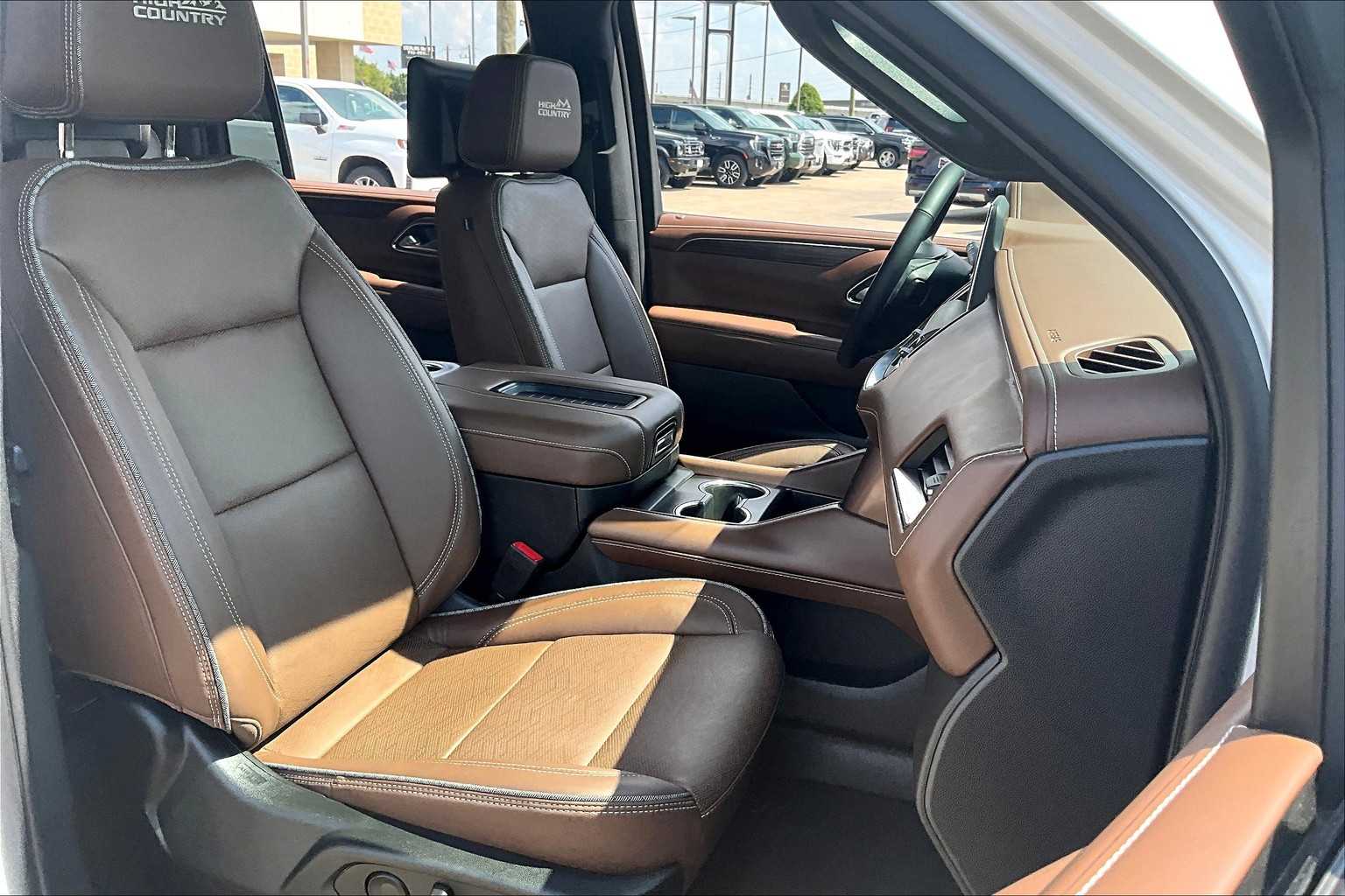 2023 Chevrolet Suburban High Country photo 8