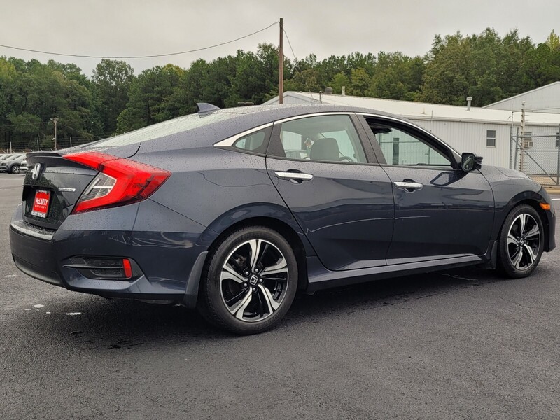 2016 Honda Civic Touring photo 3