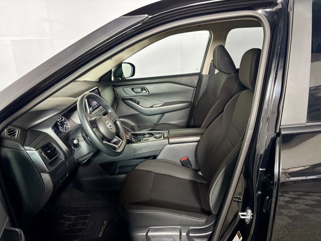 2024 Nissan Rogue S photo 11