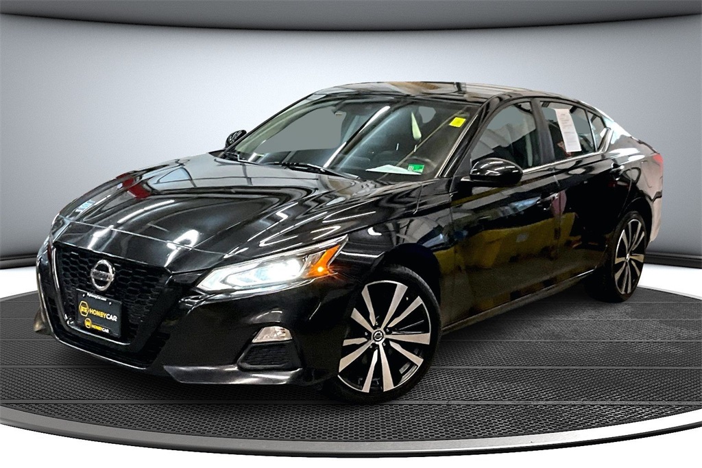 2021 Nissan Altima SR's photo