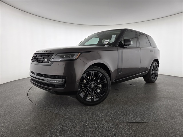 2025 Land Rover Range Rover SE's photo