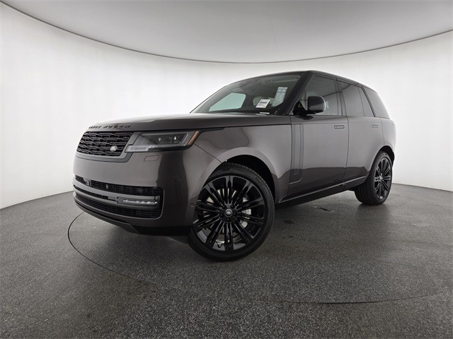 2025 Land Rover Range Rover SE's photo