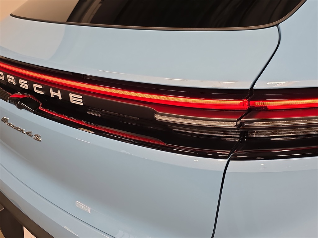 2025 Porsche Macan Electric photo 27