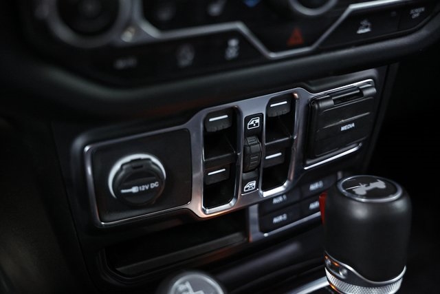 2024 Jeep Wrangler Sahara photo 19