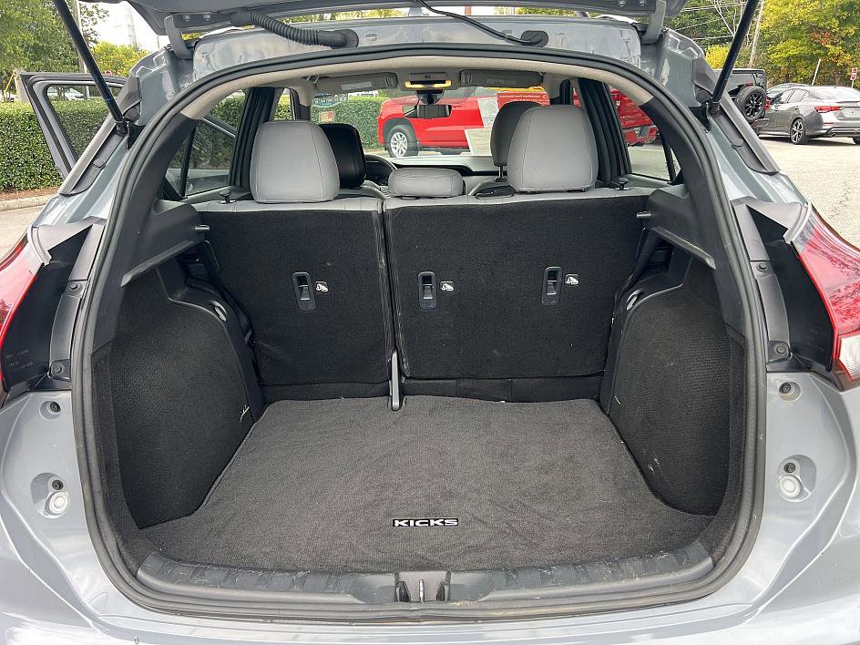 2024 Nissan Kicks SR photo 25