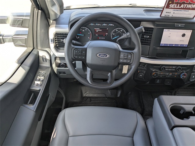 2026 Ford F-350 photo 16
