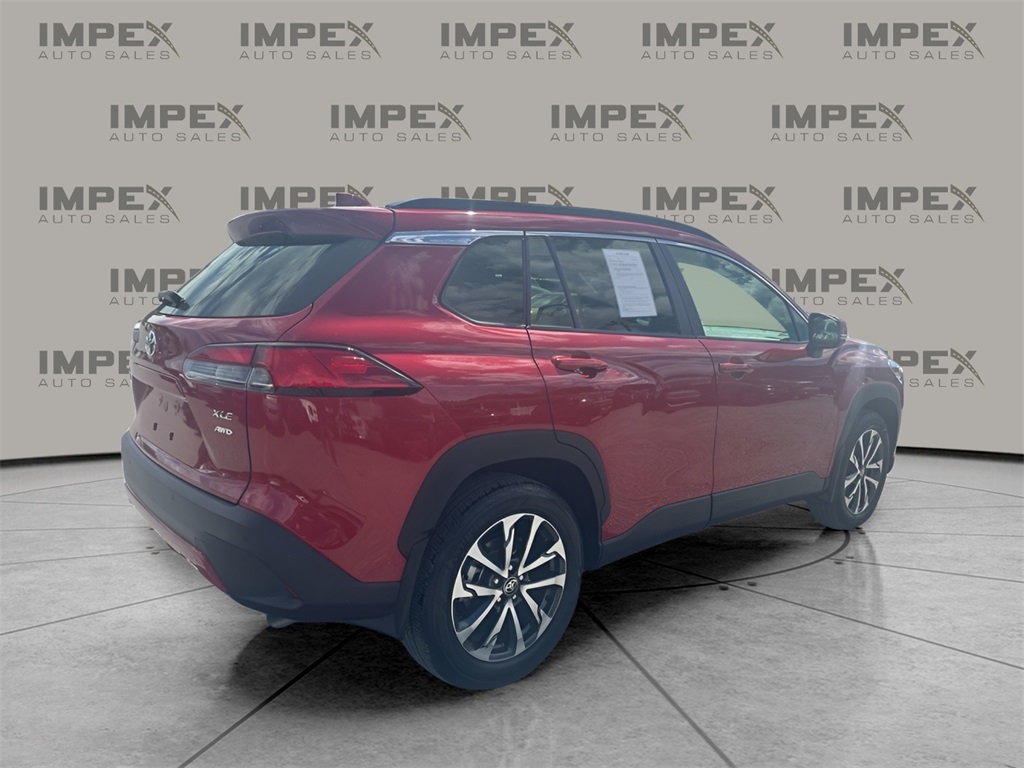 2024 Toyota Corolla Cross XLE photo 5