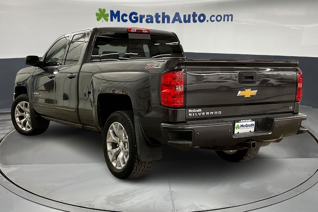 2016 Chevrolet Silverado 1500 LT photo 2