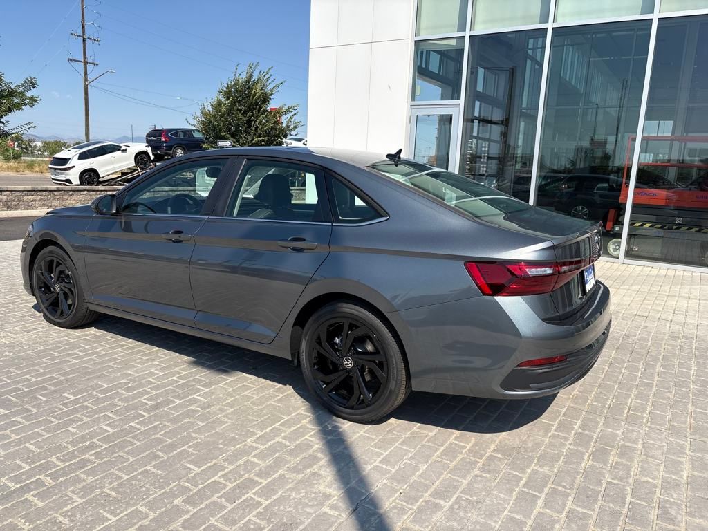 2025 Volkswagen Jetta 1.5T SE photo 3
