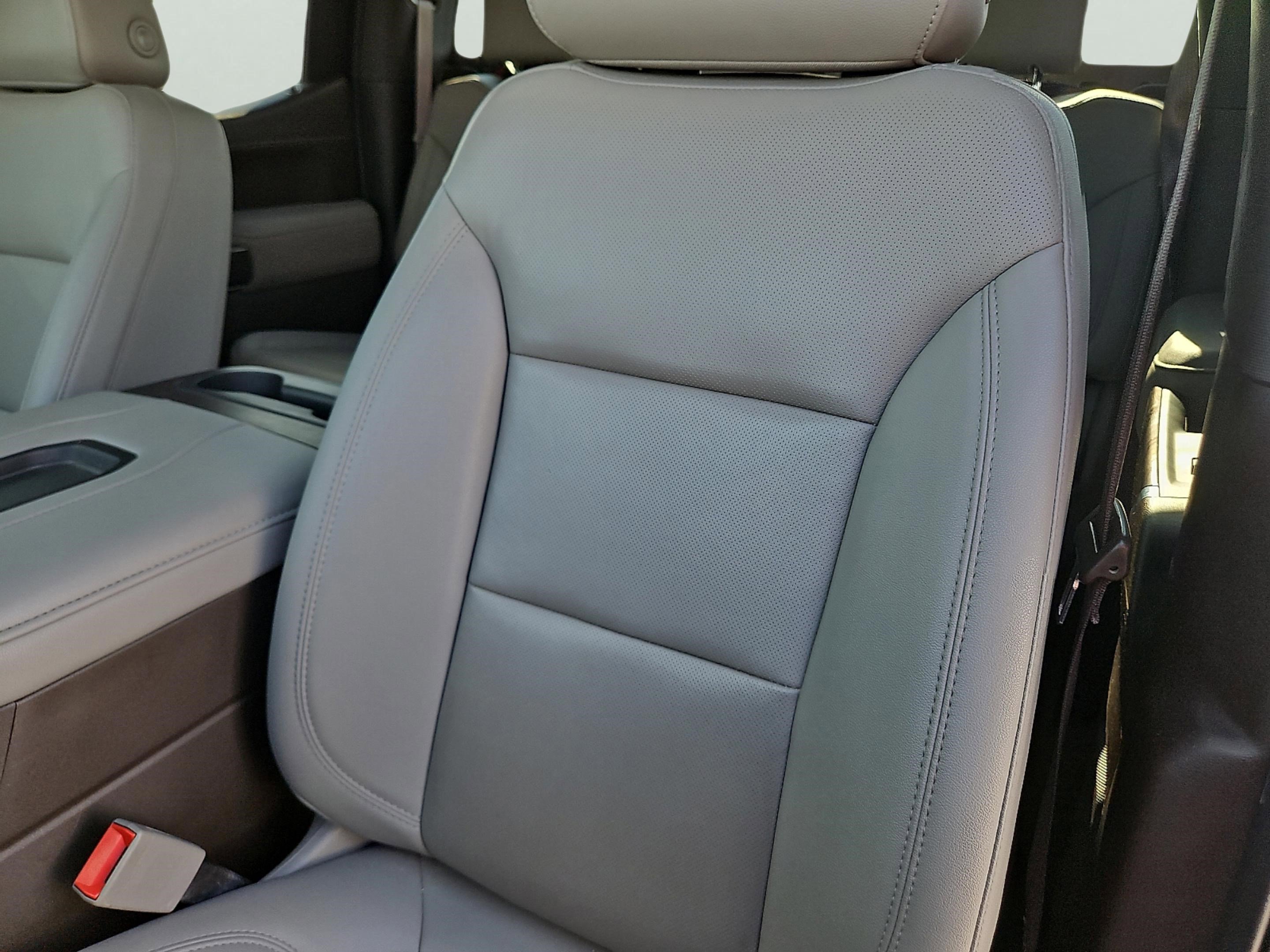 2021 Chevrolet Silverado LTZ photo 14