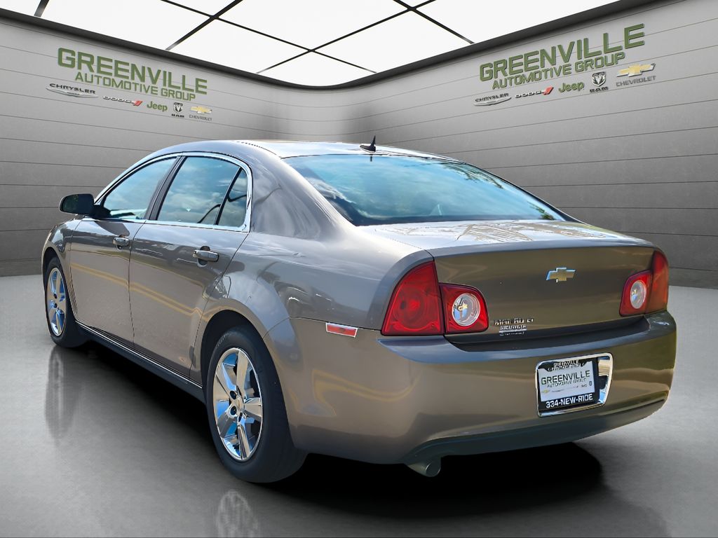 2010 Chevrolet Malibu 2LT photo 4