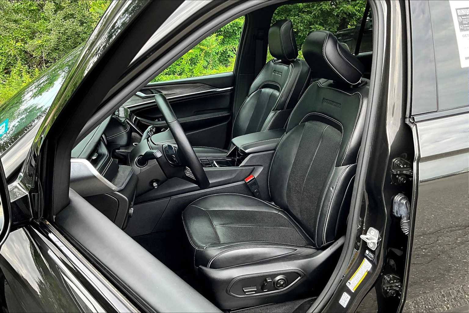 2022 Jeep Grand Cherokee Overland photo 8